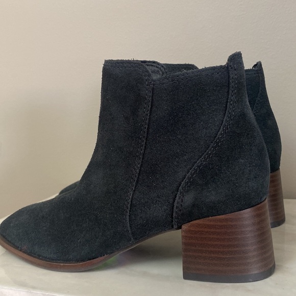 Lucky Brand Lilye Black Suede Ankle Booties Size 6 - Picture 2 of 11
